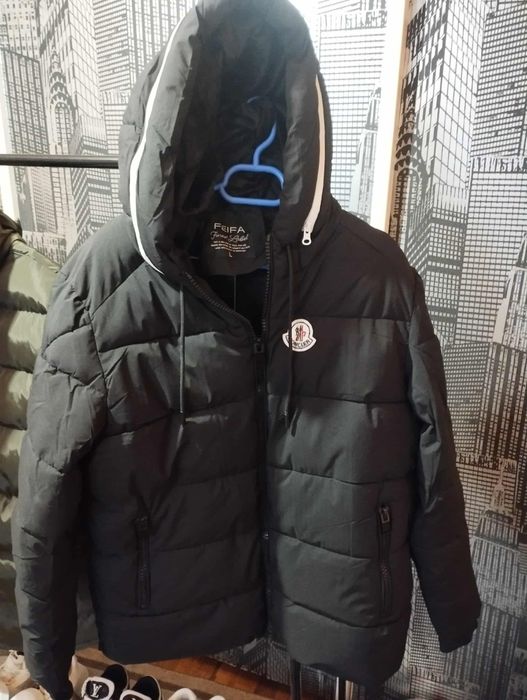 Vand geaca  noua de iarna