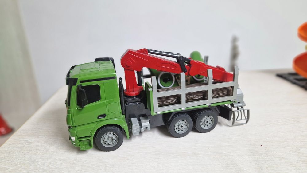 Продам игрушечные машины