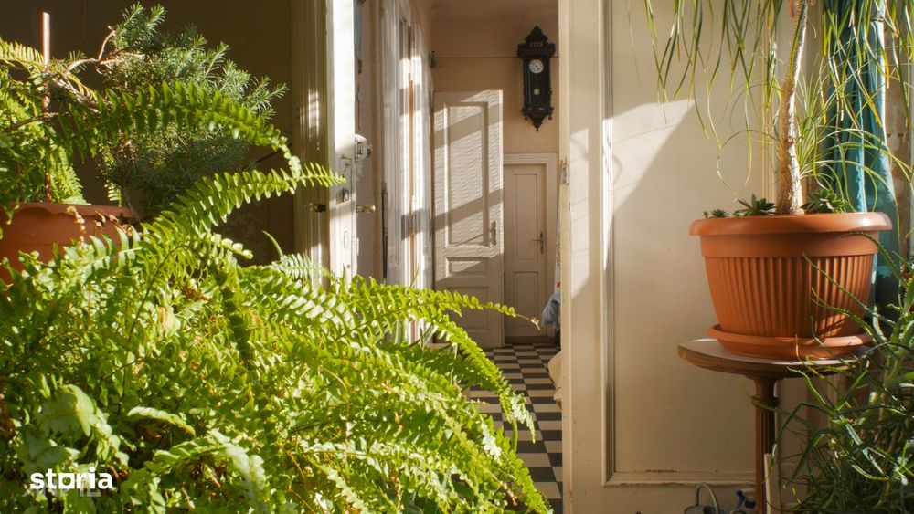 Farmec interbelic cu detalii originale de epocă - apartament 3 camere