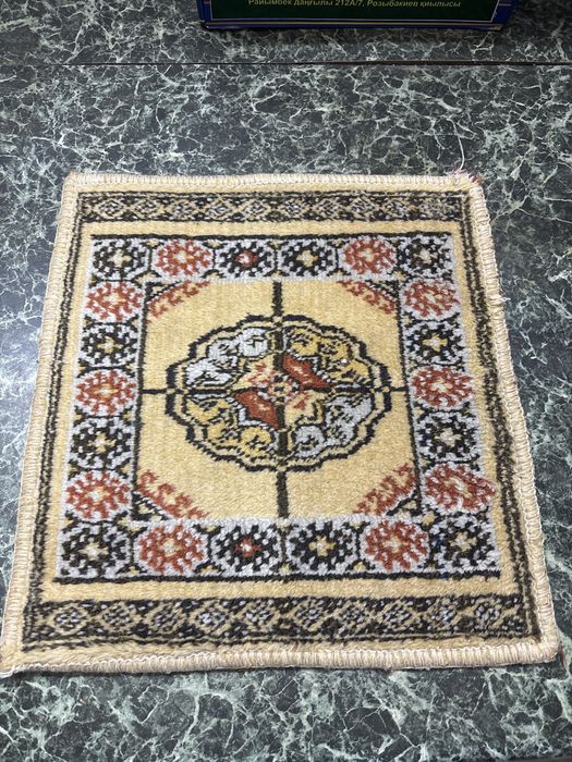 Коврик для стульев 40 см на 40 см