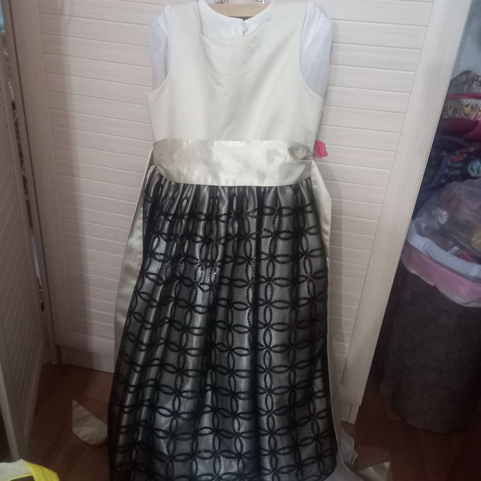 Продам платье для девочек