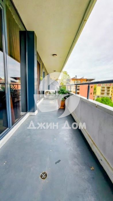 Продава се Двустаен апартамент в к.к. Слънчев бряг - 63 кв.м за 866 €/кв.м - Снимка #8