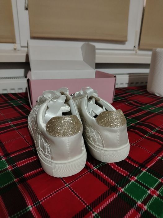 Adidași mireasă numărul 37