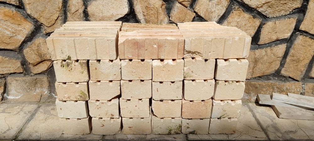 Огнеупорни тухли 30-ет бр.