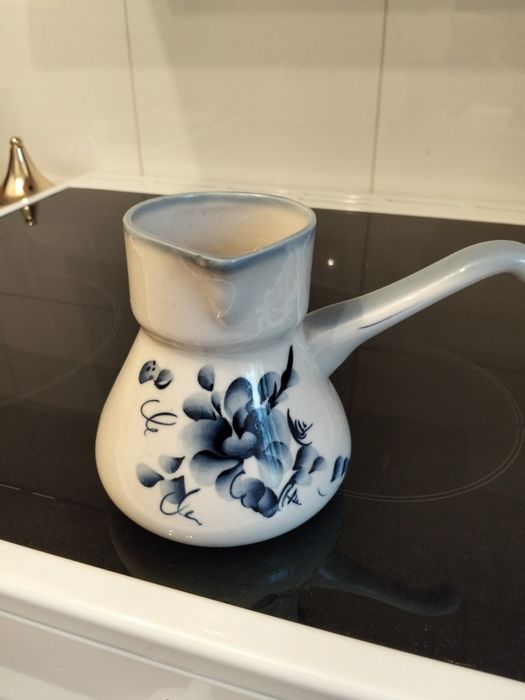 Продам посуду Гжель-кофеварка. Отличное состояние. Б/у.