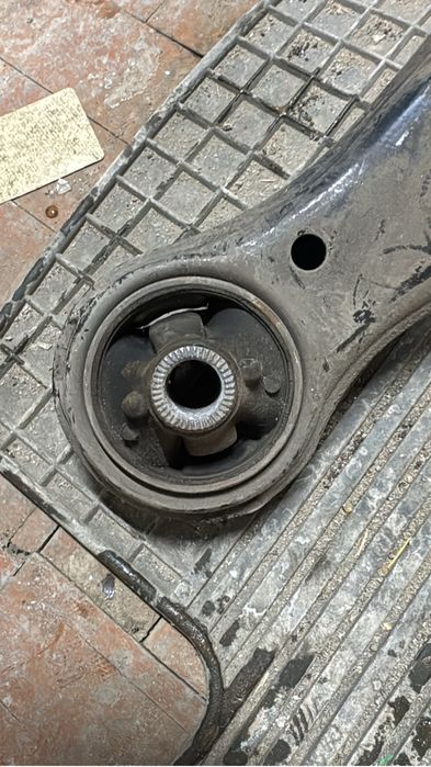 Рычаги передние на камри 40