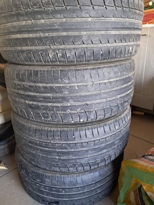 Продам шины б/у. Комплект