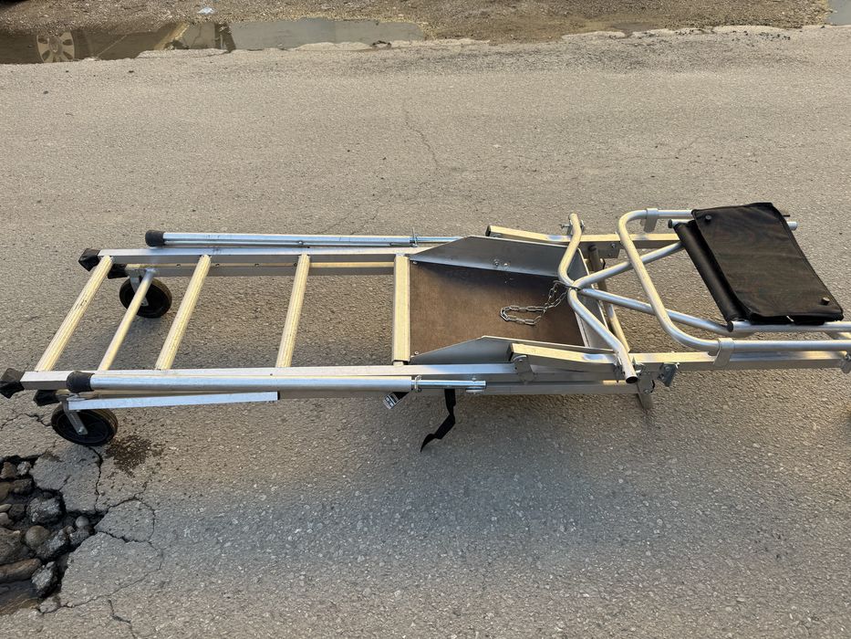 Scară mobila cu platforma