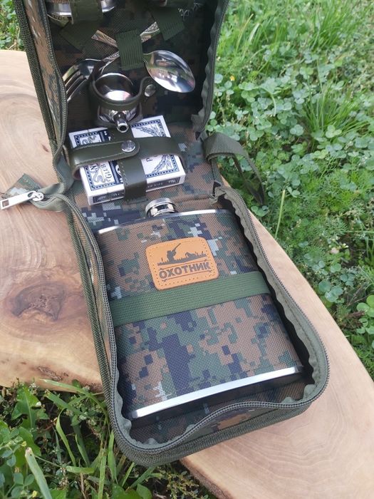 Туристически комплект ОХОТНИК манерка,2 чаши,лъжица,вилица и карти в к