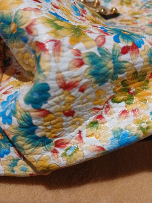 Чанта на цветя LV