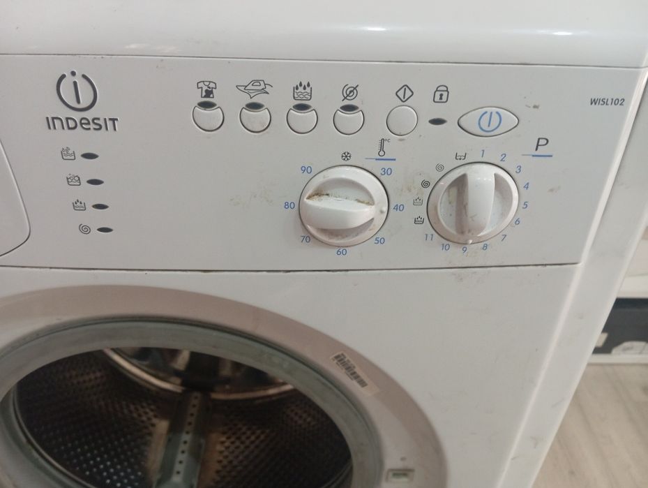 Стиральная машина Indesit wisl102