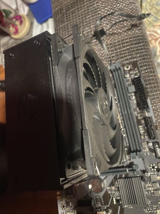 Kit Gaming Intel Core i5-14400F + Gigabyte H610M K DDR4 + Cooler Tower