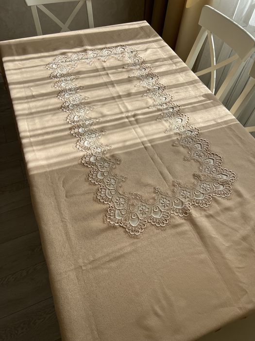 Нарядная скатерть