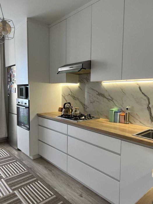 Продаётся просторная 2-х комнатная квартира в микрорайоне Береке.