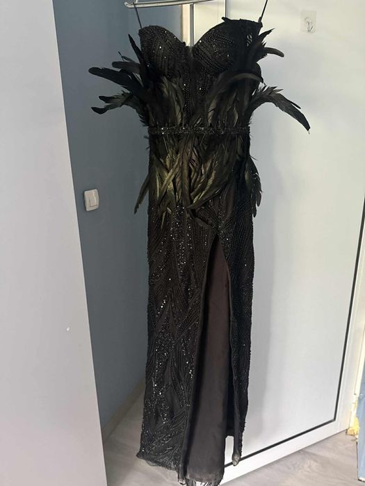 Черна рокля официална!