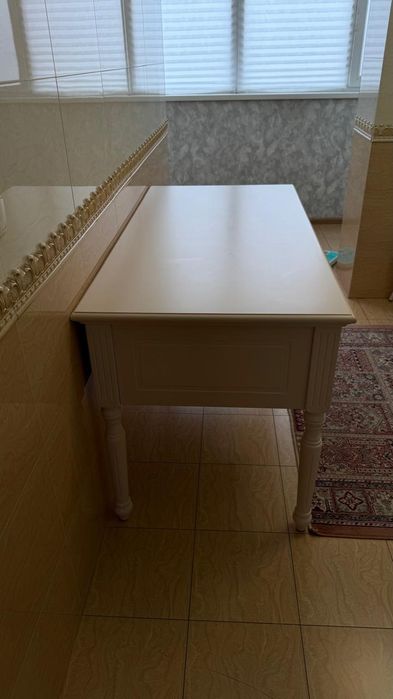 Универсальный стол комод