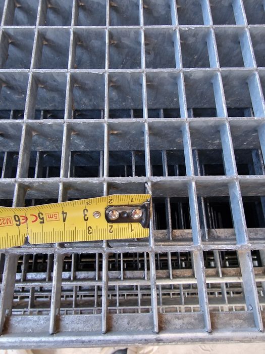 Grilaje zincate galvanizate