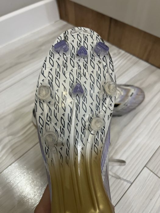 Бутсы ф50 почти новый