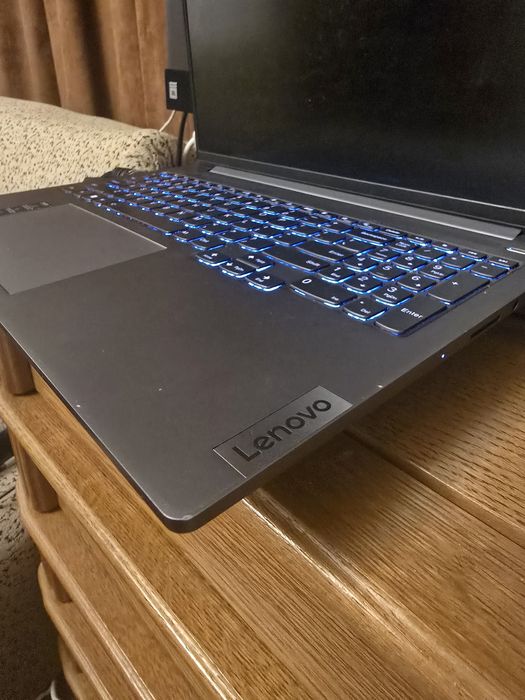 Laptop Leonovo Ideapad Pro 5 16APH8