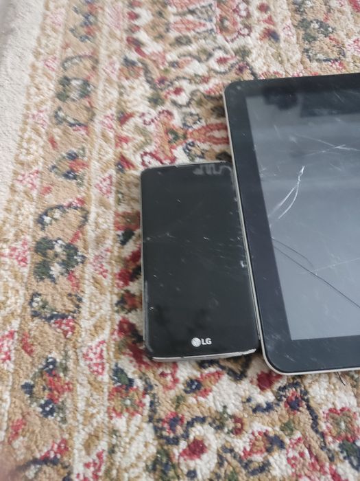 Комплект планшетов и телефонов