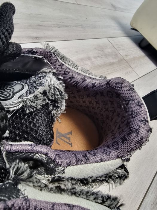 Adidasi Louis Vuitton