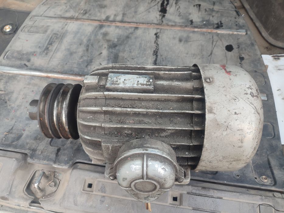 Продам электродвигатель