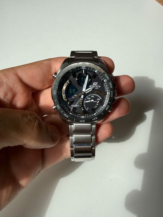 Часовник Casio Edifice ecb-900