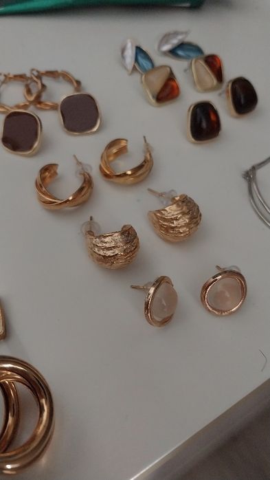 Продам серьги бижутерия