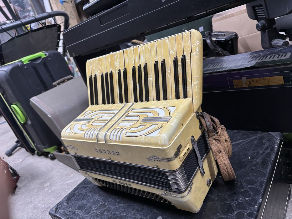 Acordeon Hohner Tango 2B 80 basi potcoava