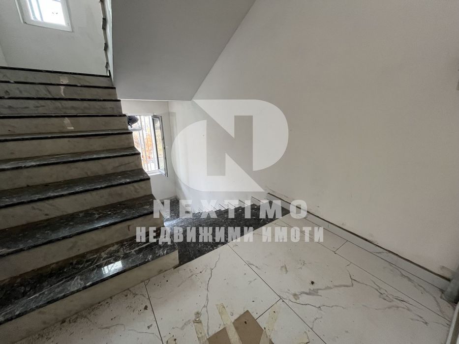 Продава се Тристаен апартамент в Пловдив, Христо Смирненски - 104 кв.м за 1200 €/кв.м - Снимка #1