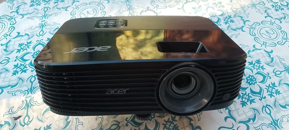 Кинопроектор Acer в идеальном состоянии