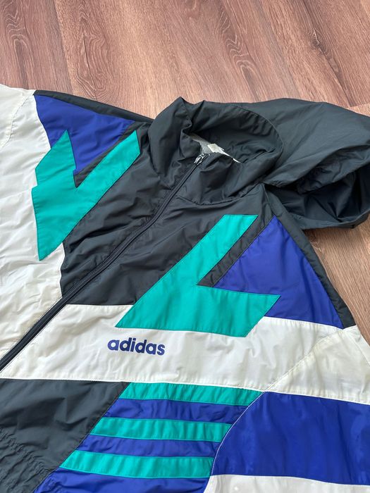 Винтидж 90-те Adidas много леко яке/ дъждобран с качулка размер M/L