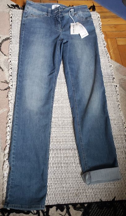 Дънки, тънки и еластични. Чисто нови