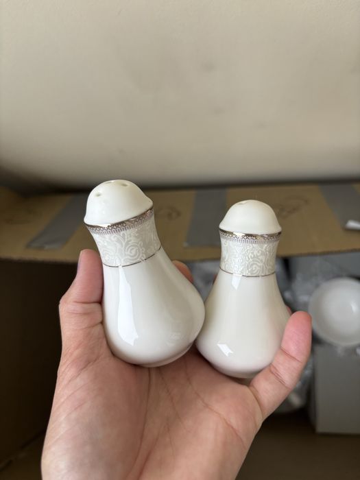 Продам набор посуды для гостей