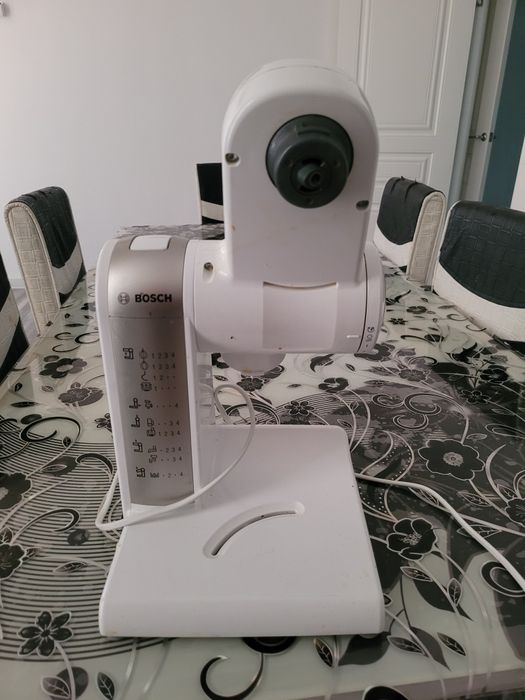 Комбайн Bosch в отличном состоянии.