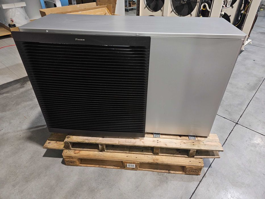 Термопомпа Daikin 12 KW + 5 конвектора Daikin + буфер 180