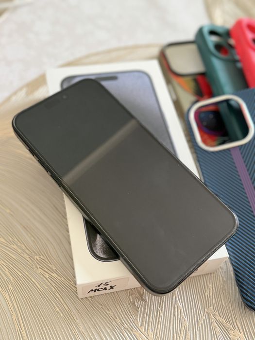 Продам Айфон 15 pro max