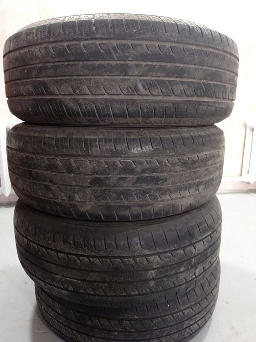 Продам резину на 17