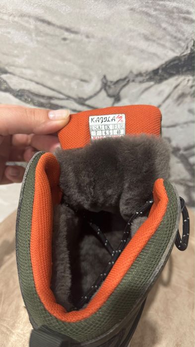 Продам зимние кроссовки