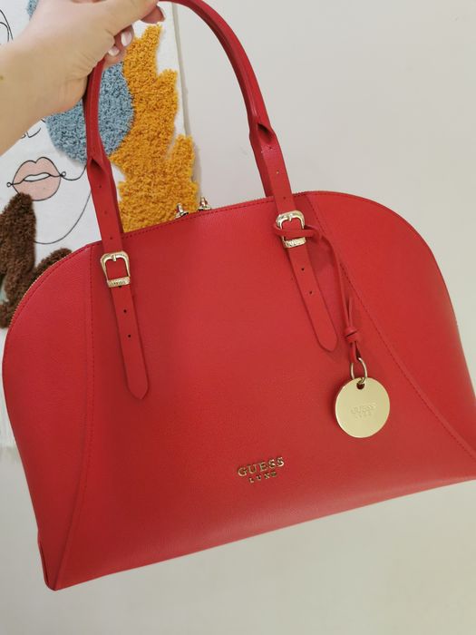 Дамска елегантна чанта Guess