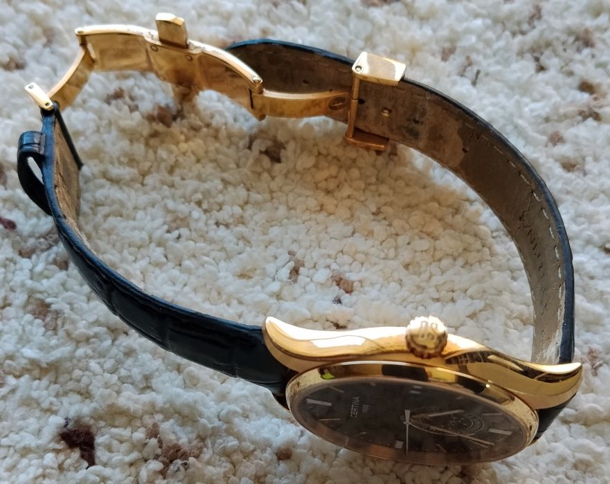 Продавам оригинален швейцарски часовник CERTINA DS-8 (Rose gold).