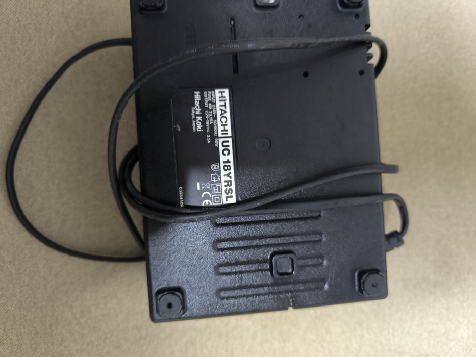 Încărcător Hitachi UC18YRSL