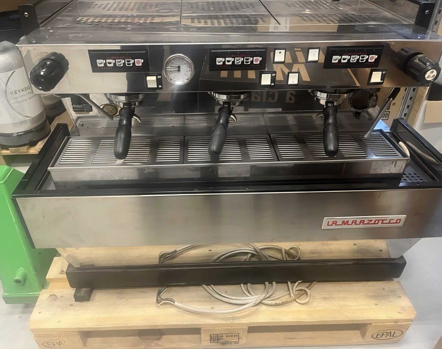 La Marzocco Linea Classic 3 groups , Cimbali , Faema, Astoria