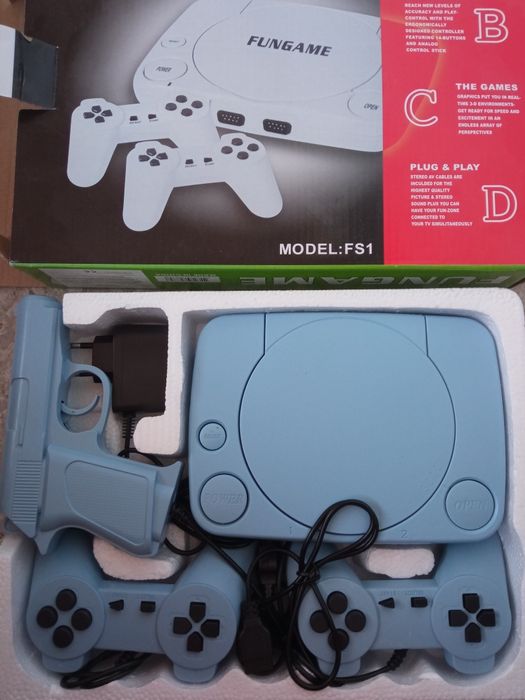 Vând console de jocuri