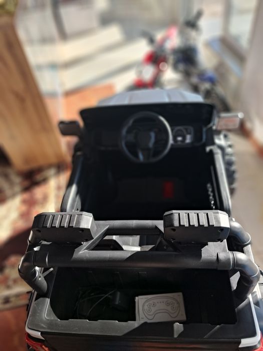 Машина Ford детский