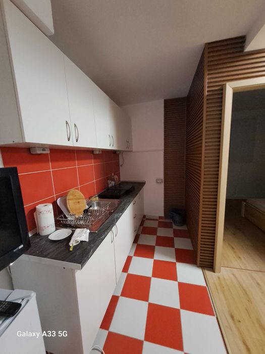 Proprietar inchiriez 2 camere Complex-Lunei complet mobilat