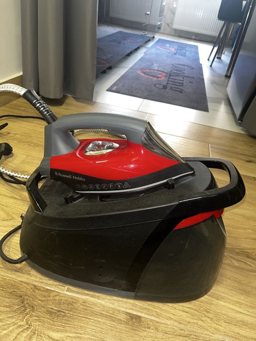 Statie de calcat Russel Hobbs