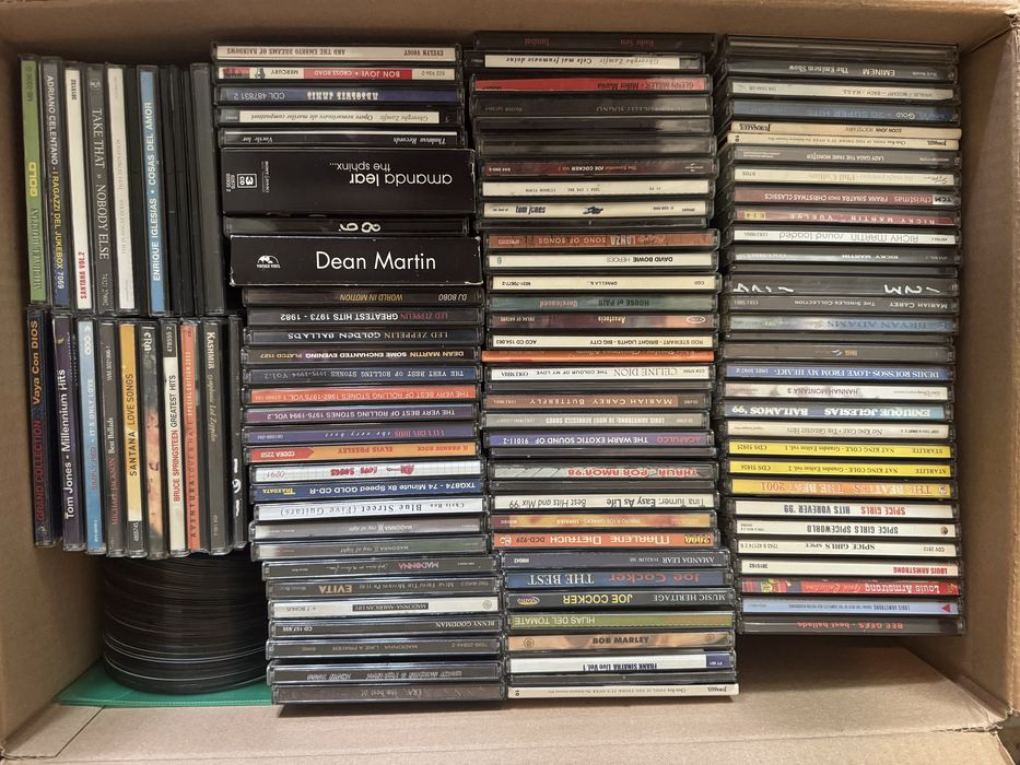Colectie de peste 400 CD-uri diverse!