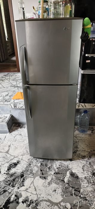 Продается холодильник LG