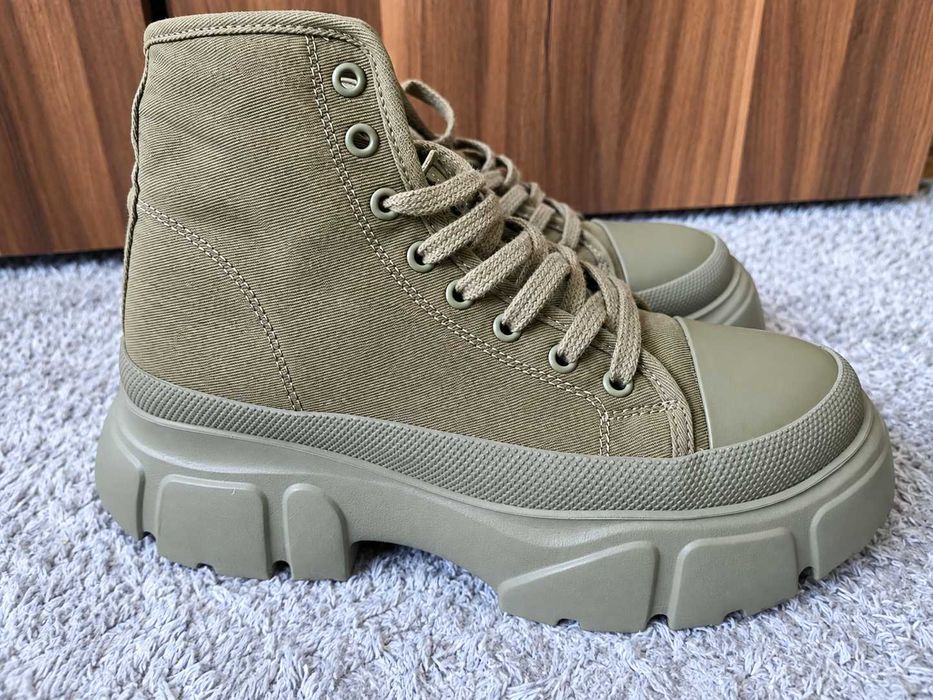 Дамски кецове ZARA